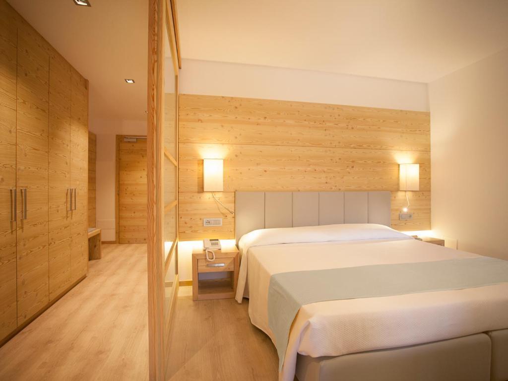 Hotel Europeo Alpine Charme&Wellness Pinzolo Zimmer foto