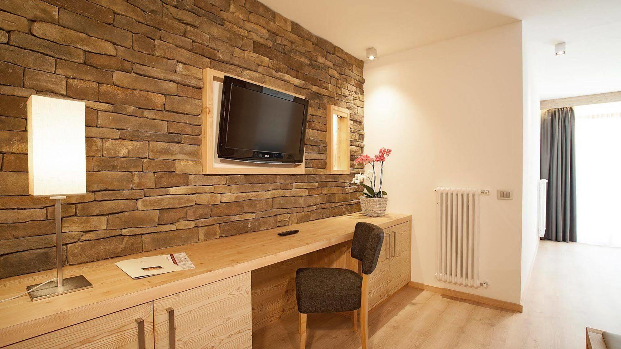Hotel Europeo Alpine Charme&Wellness Pinzolo Exterior foto