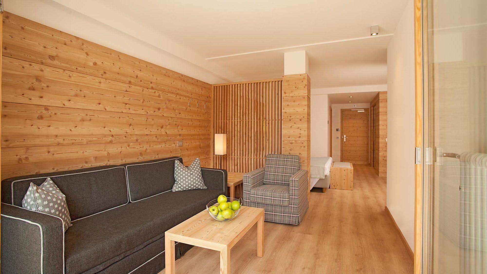 Hotel Europeo Alpine Charme&Wellness Pinzolo Exterior foto