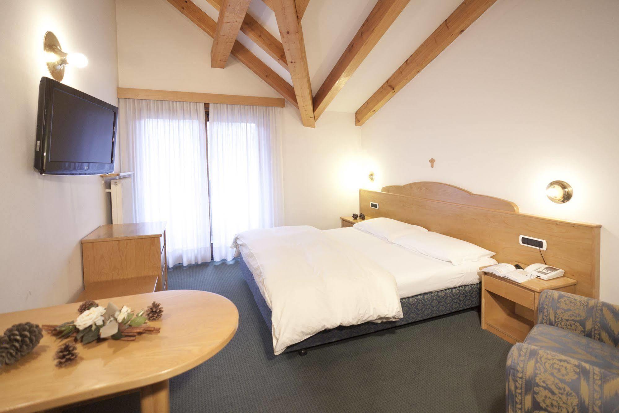 Hotel Europeo Alpine Charme&Wellness Pinzolo Exterior foto