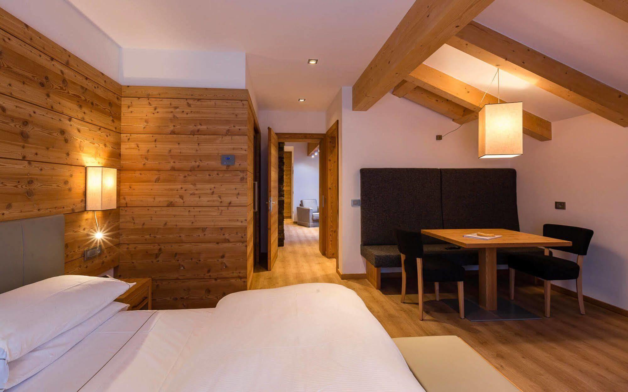 Hotel Europeo Alpine Charme&Wellness Pinzolo Exterior foto